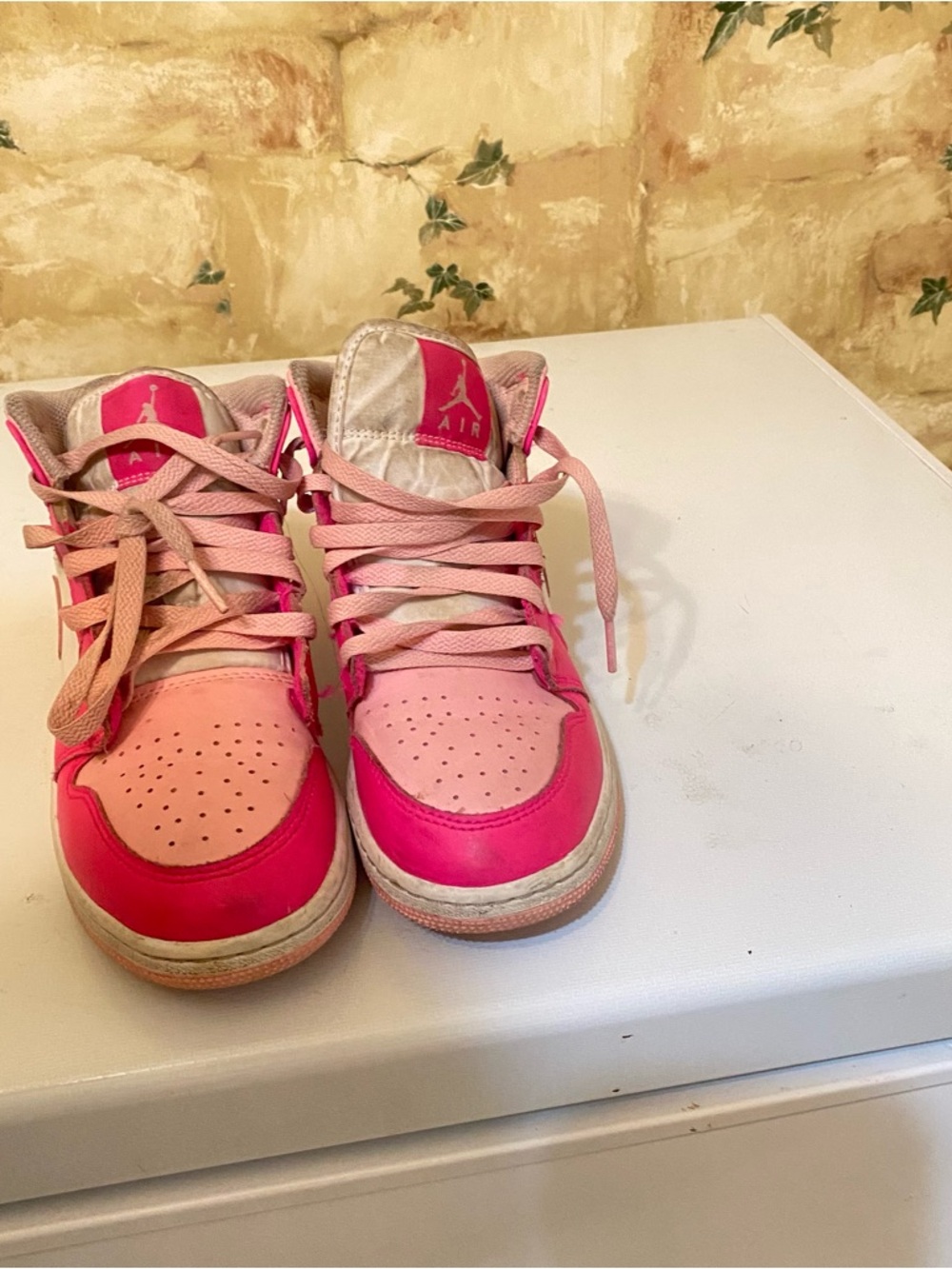 Jordan Kids Pink High-Top Sneakers - Pink Two-Tone